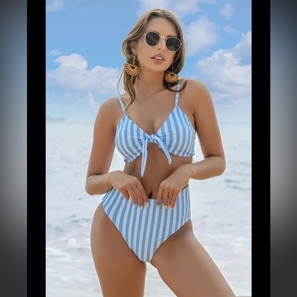 AMAZON stripped swimming set 💙 - Picture 1 of 9